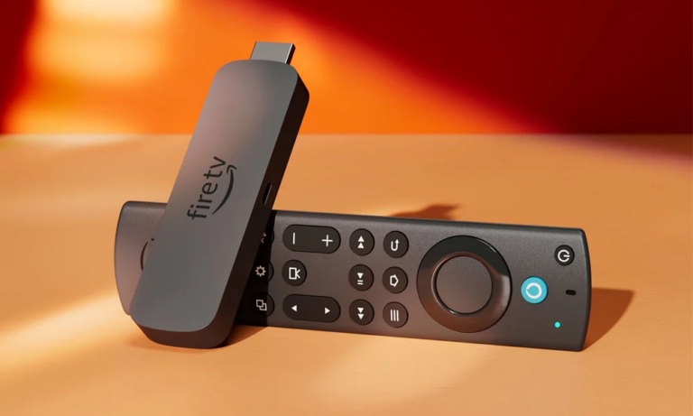Conexión de un Fire TV Stick 4K a la televisión con adaptador de corriente para streaming de IPTV España sin cortes